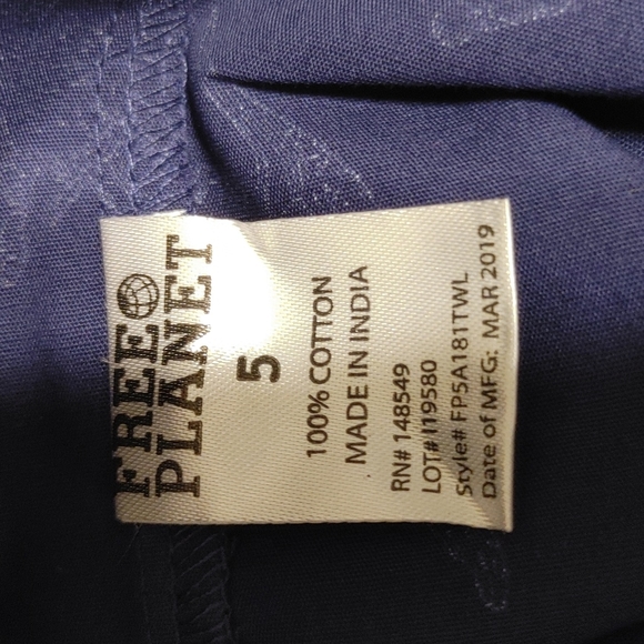 🌎 Free Planet Shirt - Picture 9 of 10